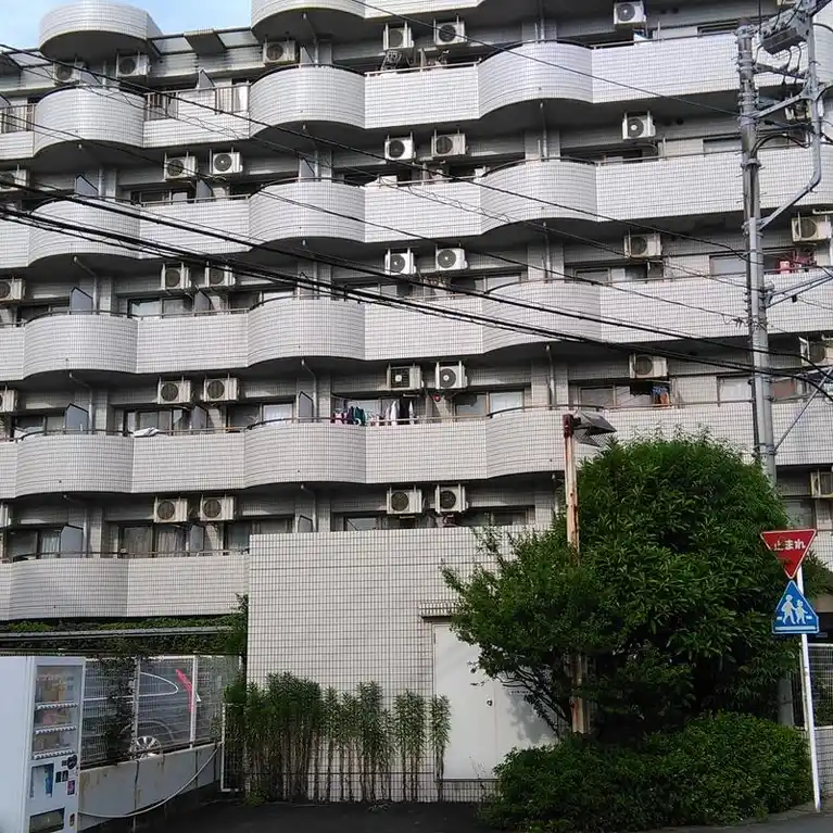 リズ生田