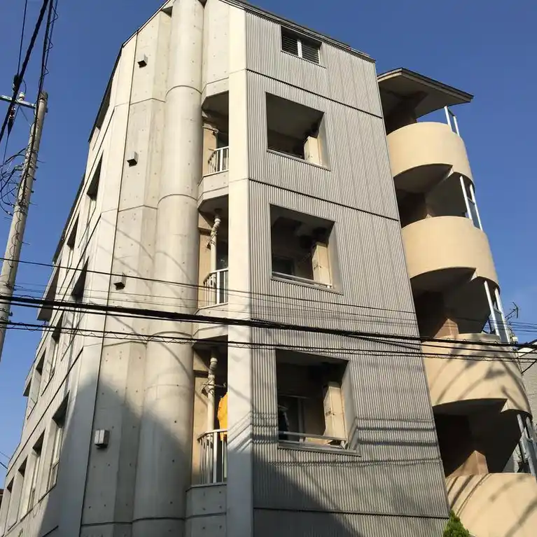 アルティス