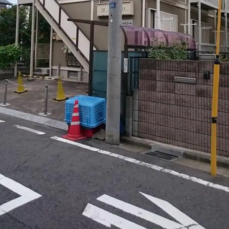 BANコート 外観