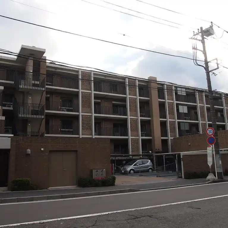 プラウドシティ上大岡 四番館