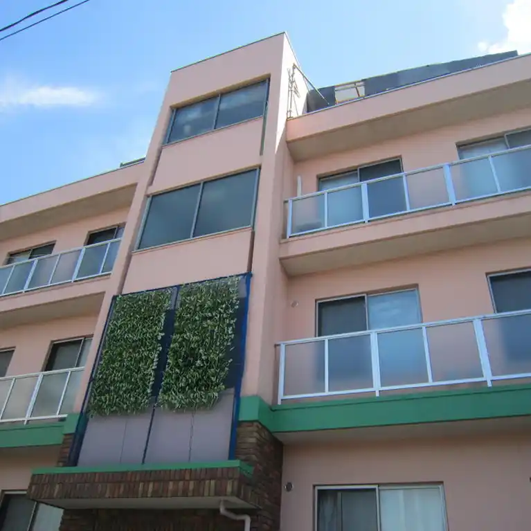 スリーベル 外観