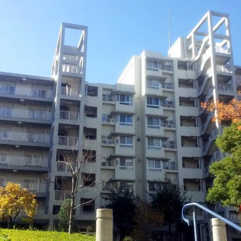 南大沢学園萌樹の丘3-2-3号棟 外観