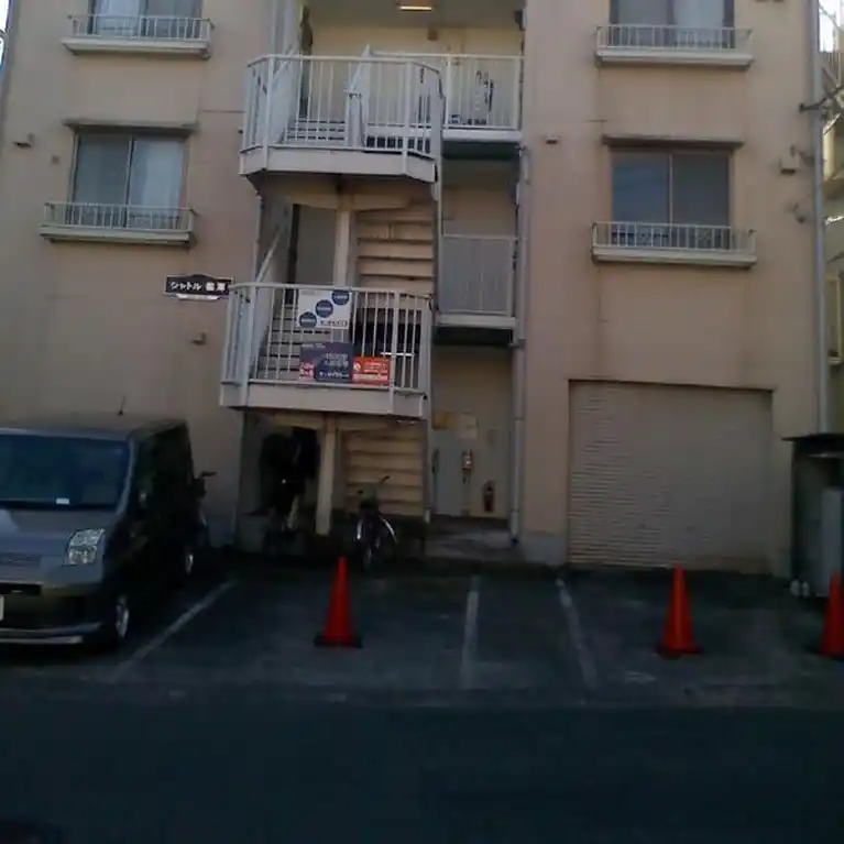 シャトル義沢 外観