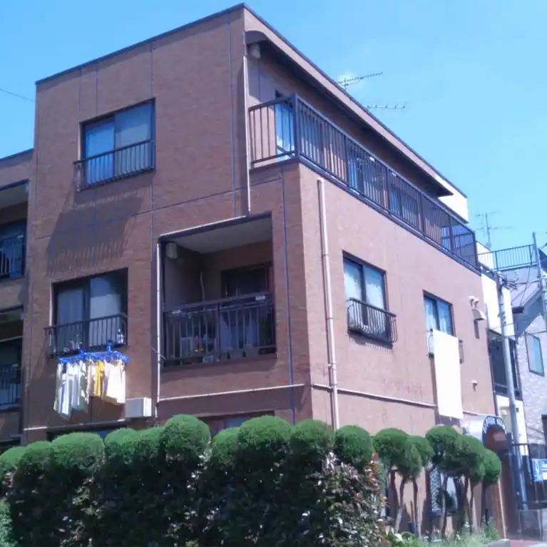 ファミール小山