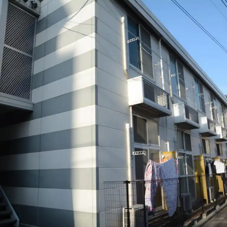 レオパレスプレシアス 外観