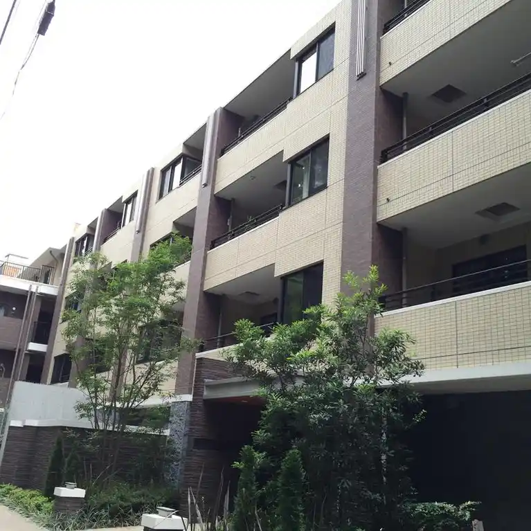 リビオ新宿御苑
