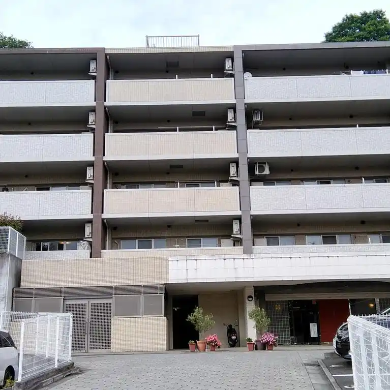 アークプラザ読売ランド前 外観