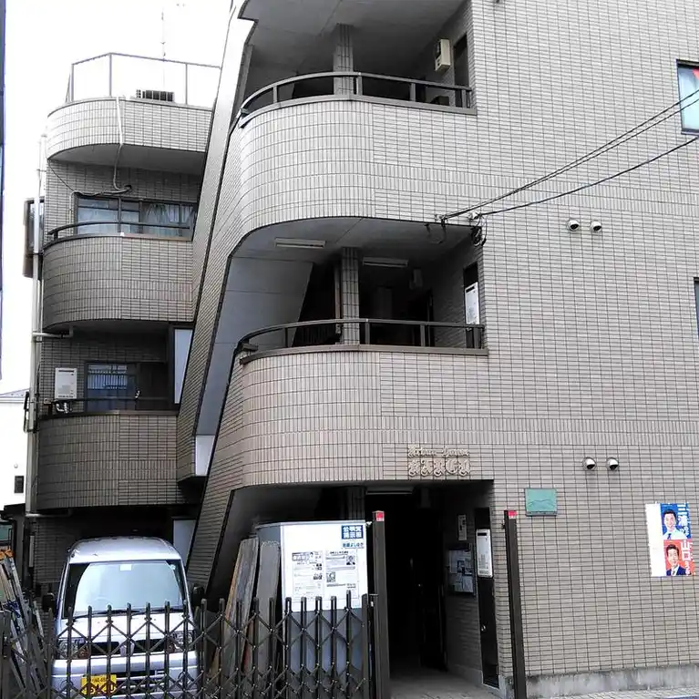 レオパレスアーバンハウスカレン 外観
