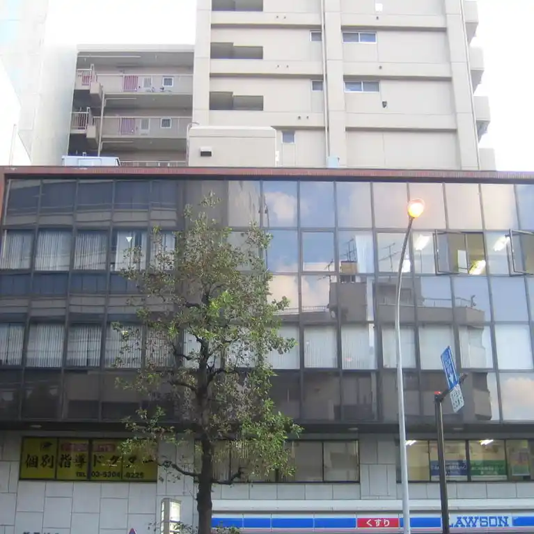 新港ビル 外観