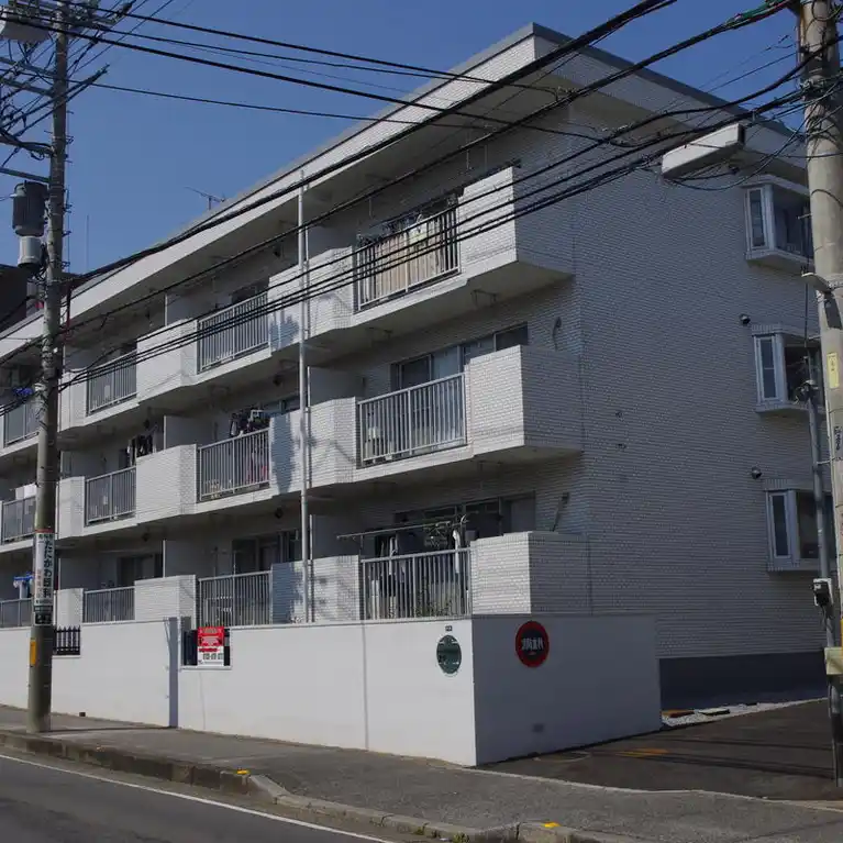第一ベルハイツ 外観
