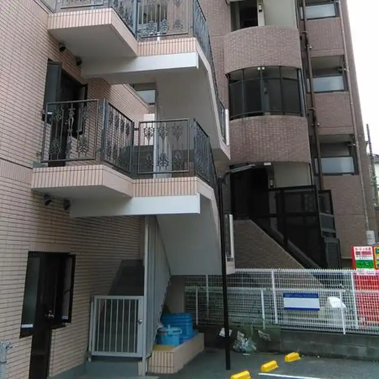 フォーラムビル 外観