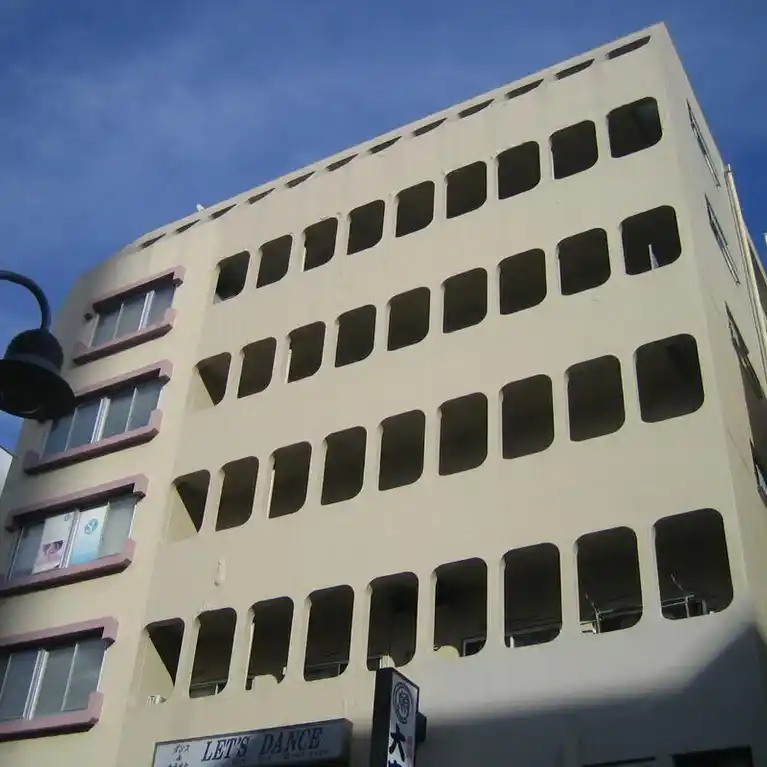 萬屋ビル折井ビル 外観