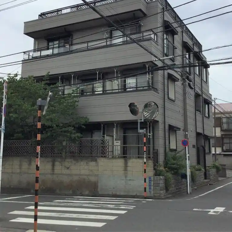 アテミティ 外観