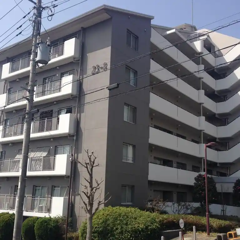 コンフォール城山の丘8号棟 │