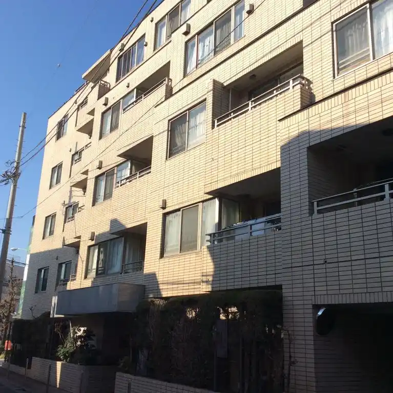 グラーサ学芸大学