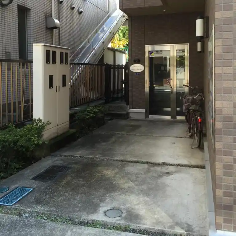 エルマヒラガ 外観