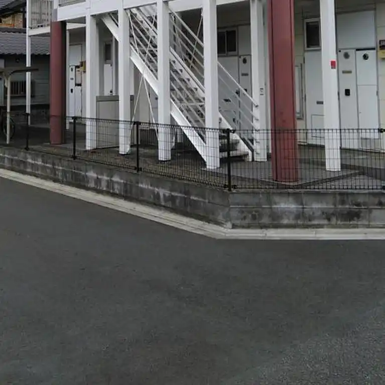レオパレスニューさがみ 外観