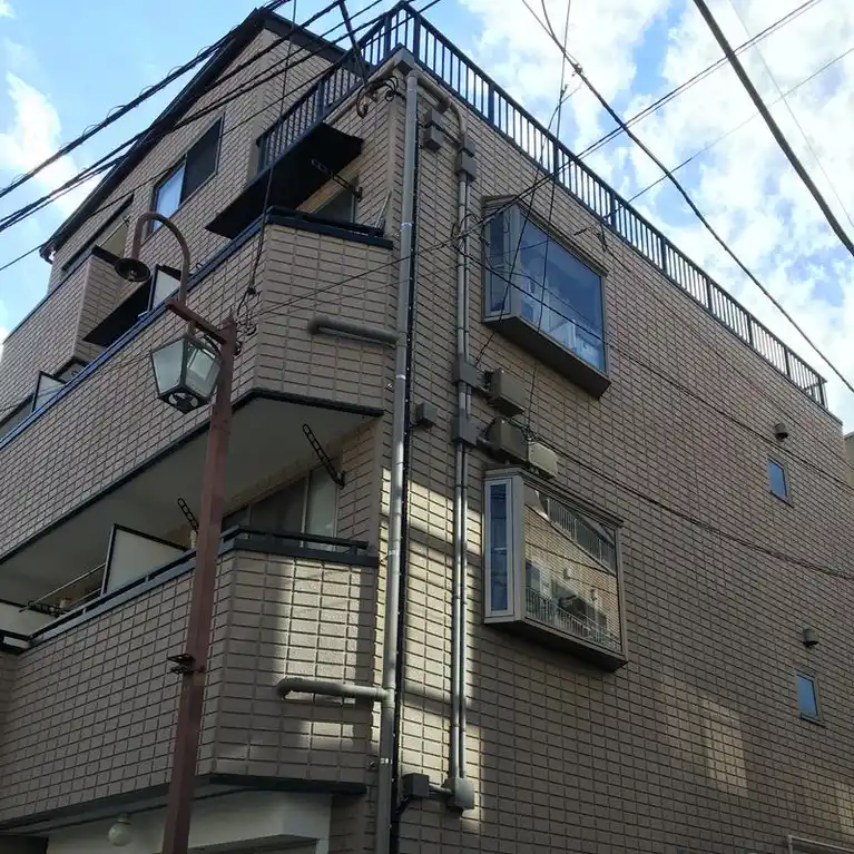 シャトル・コンフォール 外観