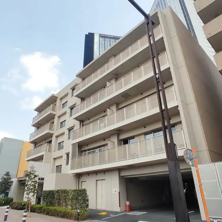 RESiA新宿ウエスト 外観