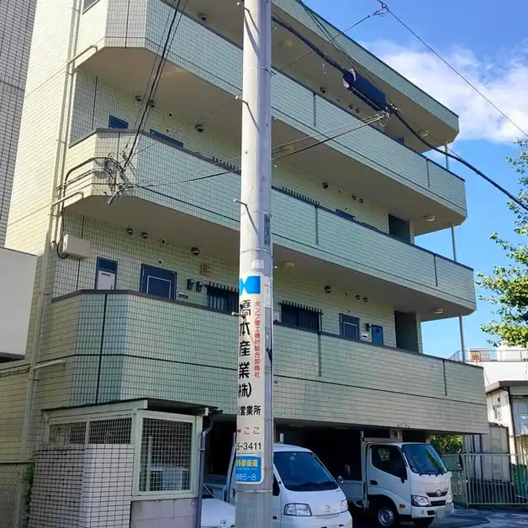 ヒゲナカビル