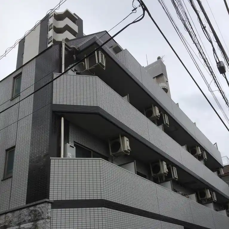 アヴァンツァーレ巣鴨