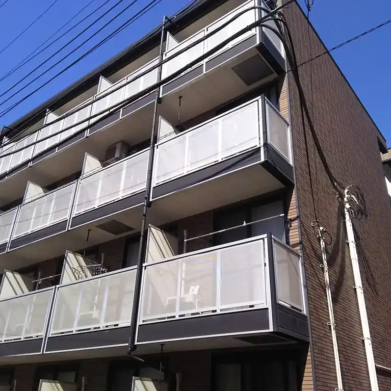 レオパレスクローバー 外観