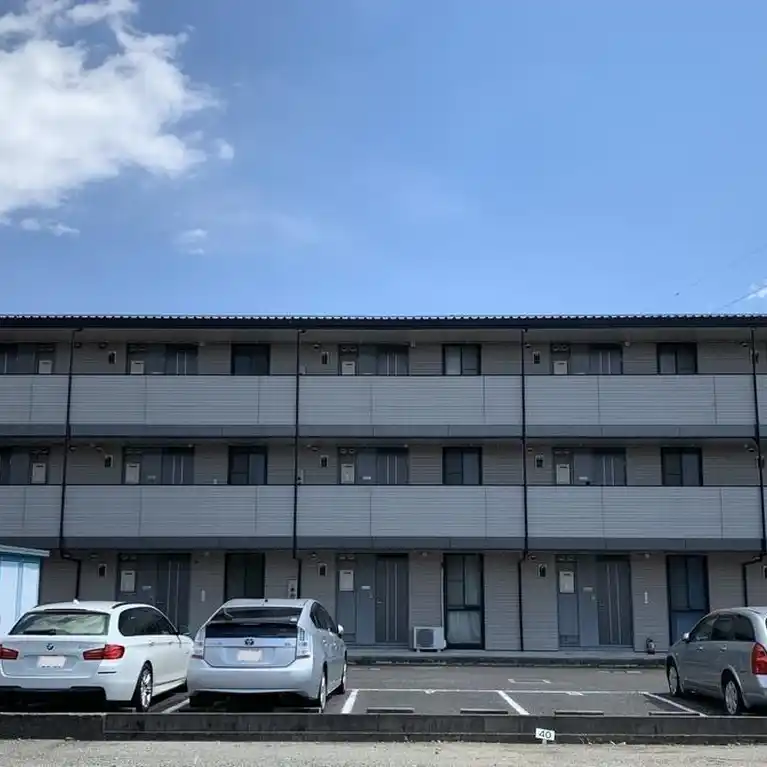 レオパレスサーナ