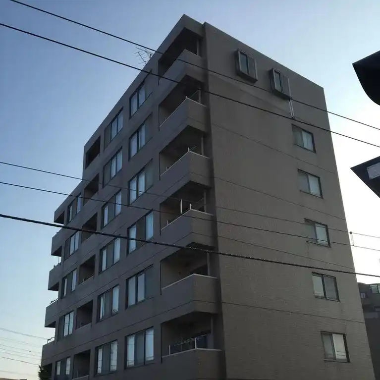 スカイ イン コート 外観