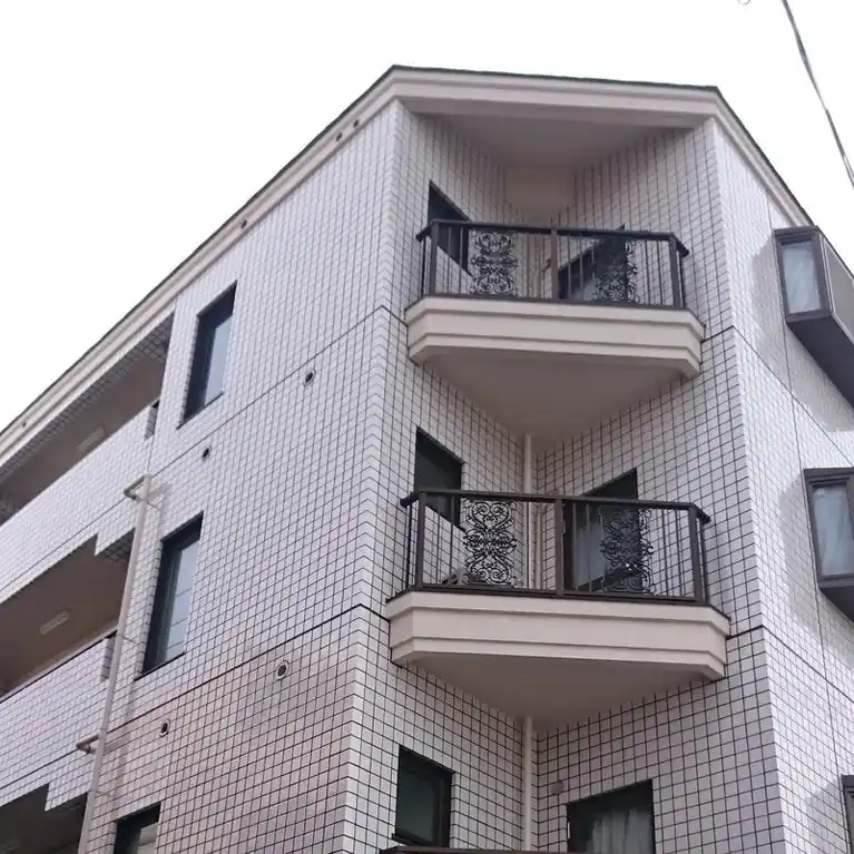 パレス鈴木