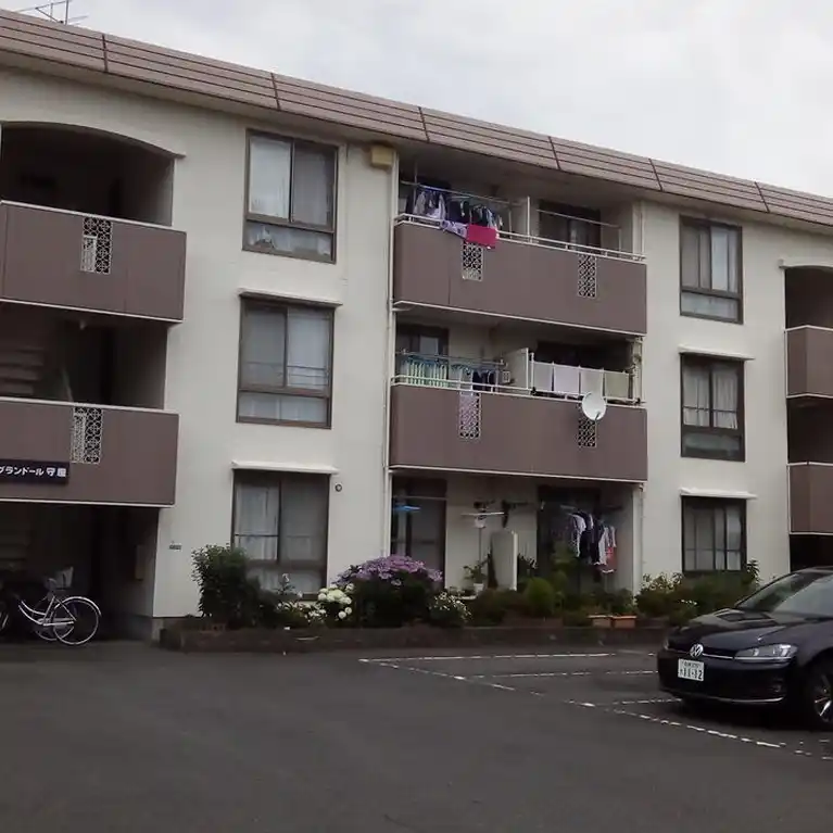 グランドール守屋 外観