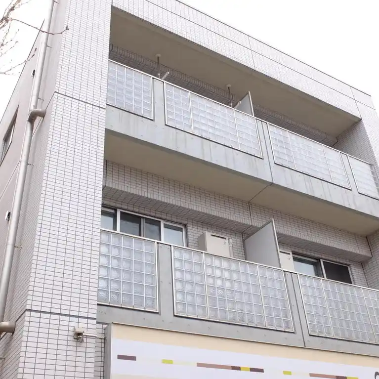 三愛 外観