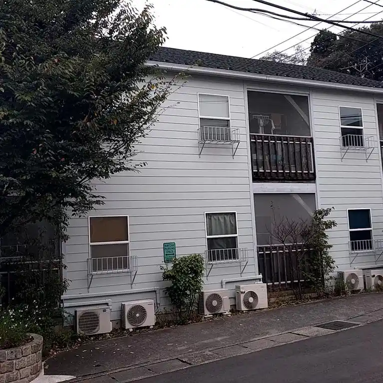 TIMBER APARTMEN
