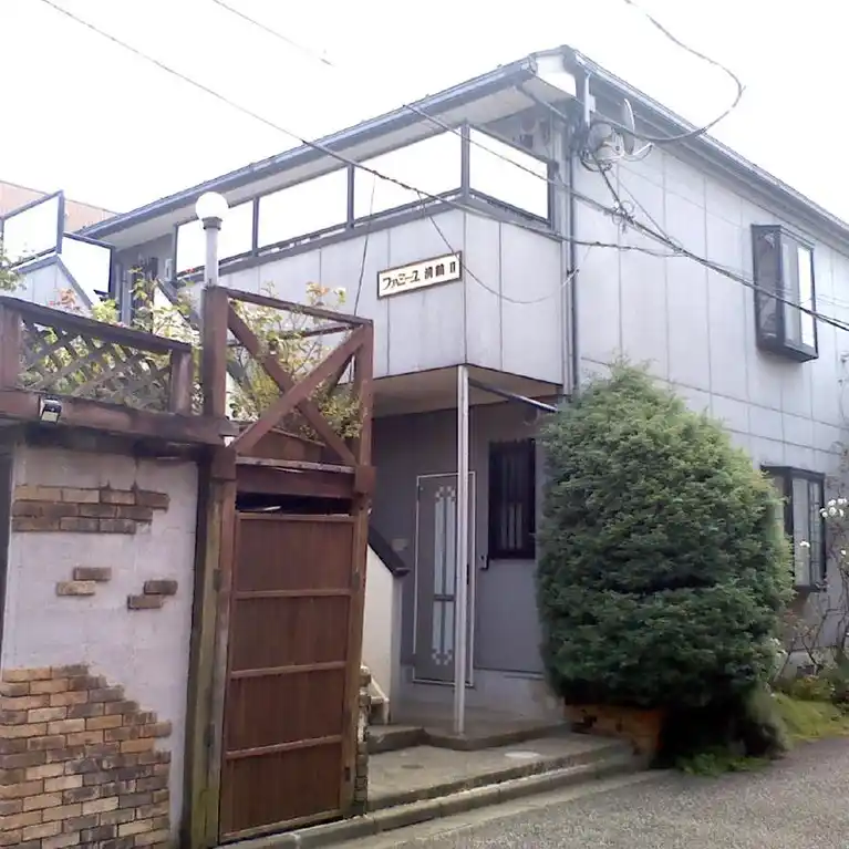 ファミーユ清鶴2 外観