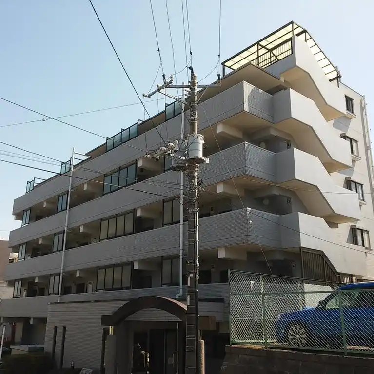 エレガンス伊勢原 外観
