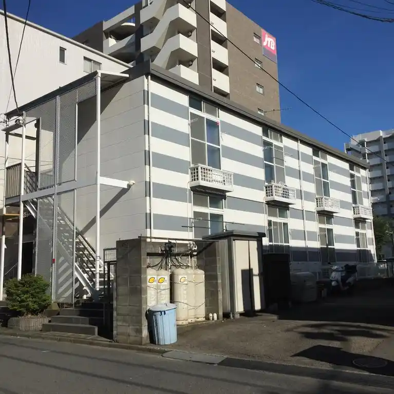 レオパレスクレール湘南台 外観
