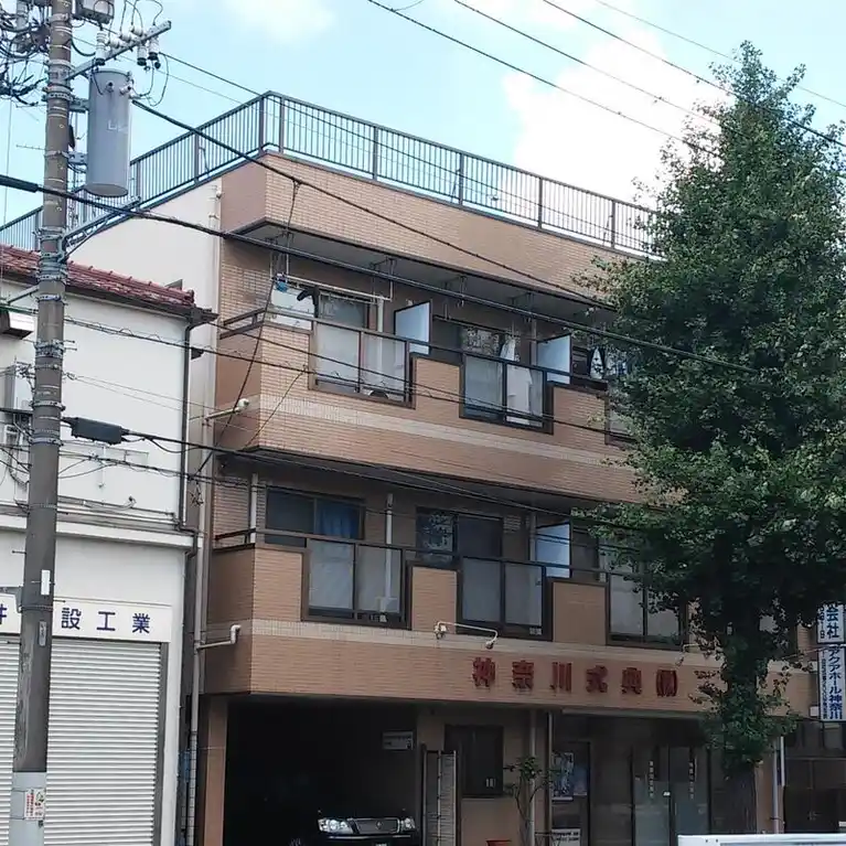 Yビル
