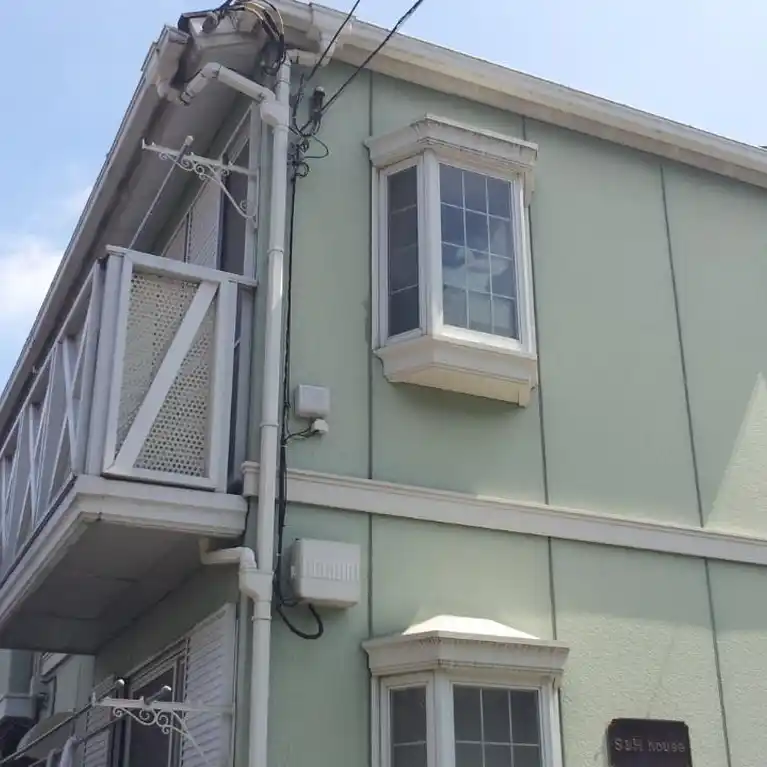 S&HHOUSE