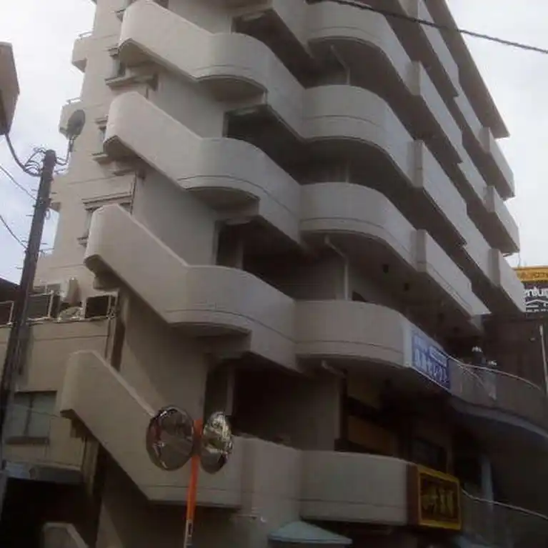 ホワイトパレットビル