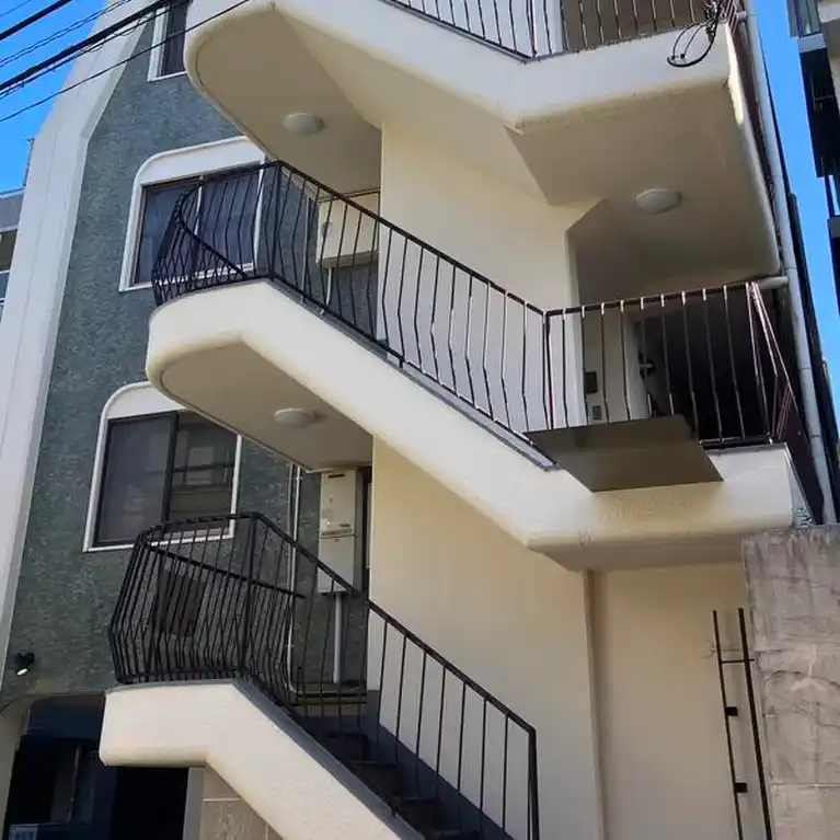 ピロティフジイ 外観