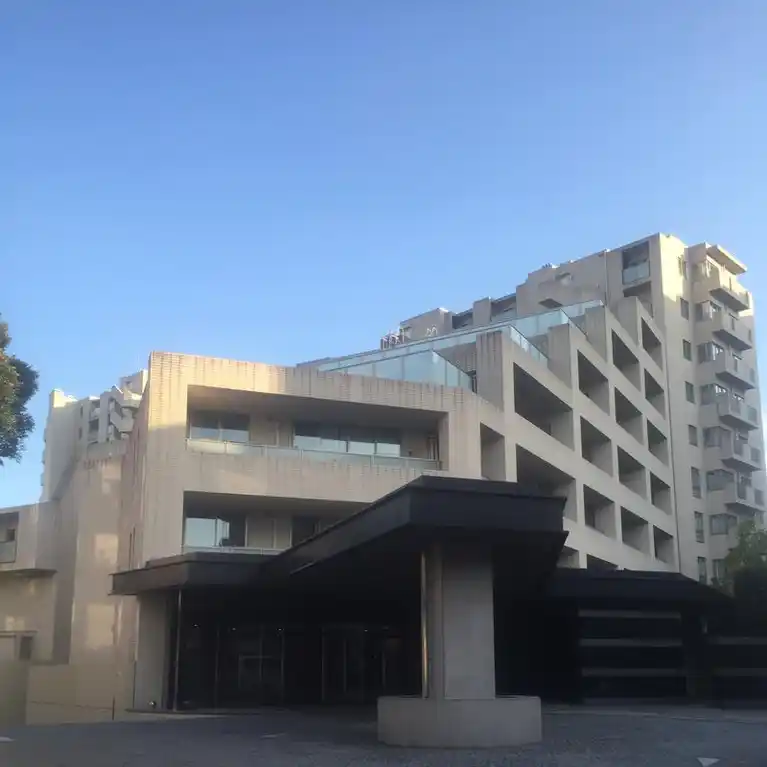アリュールゼームス坂
