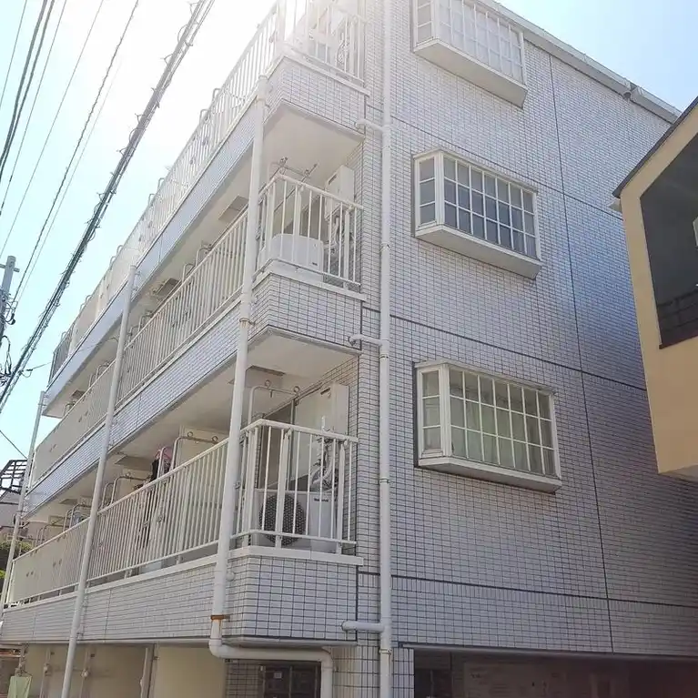 モア3 外観