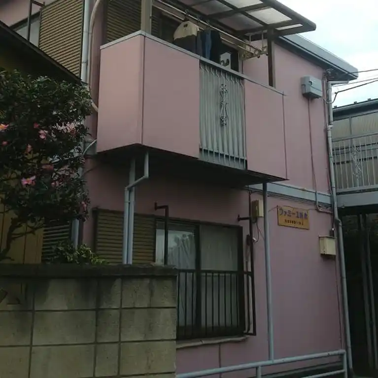 ファミーユ新倉 外観