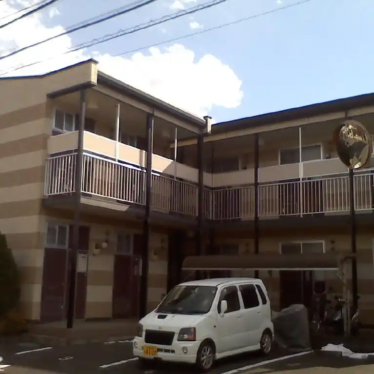 レオパレスT I 外観