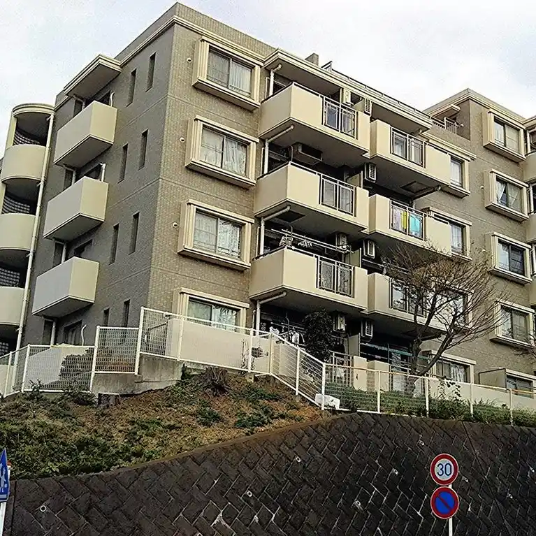 サザンヒルズ竹山8番館